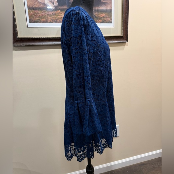 IMNYC Isaac Mizrahi Elegant Blue Lace Women's Top - Picture 3 of 11